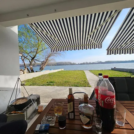 Beli Dvor Na Dunavu Holiday home Kovin