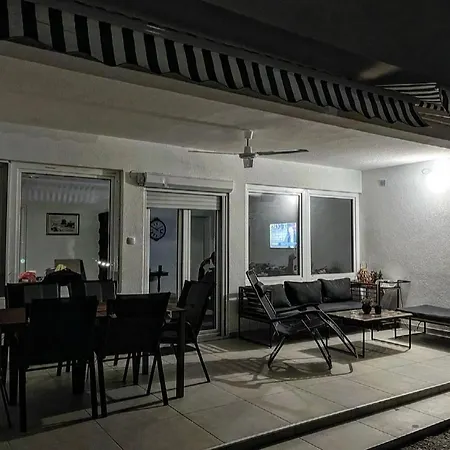 Holiday home Beli Dvor Na Dunavu *