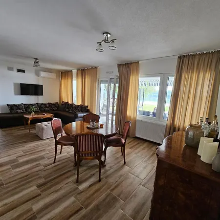 Beli Dvor Na Dunavu Holiday home Kovin